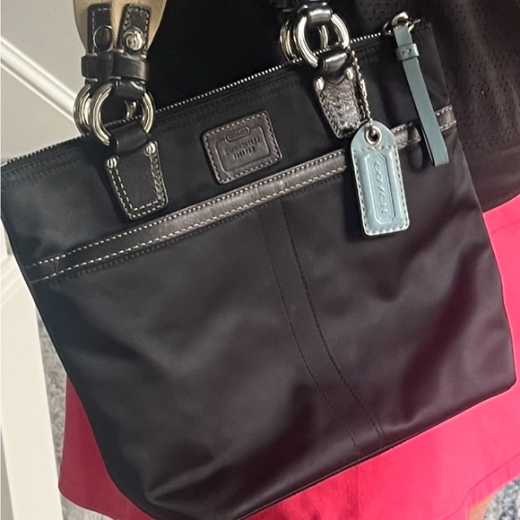 Excellent condition Coach tote bag - Picture 3 of 12